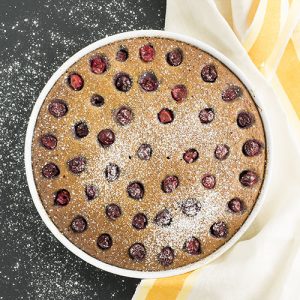 przepis na ciasto z wiśniami znajdziesz na lookingforcooking.pl